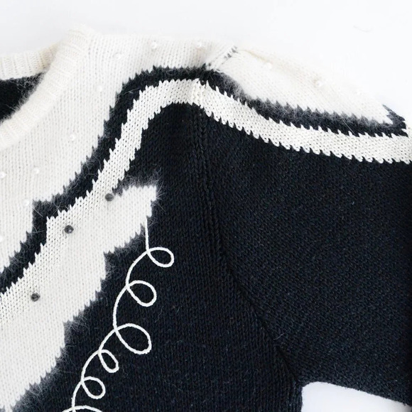 Vintage 90's Black & Cream Knit w/ Pearls CrewNeck Sweater - Picture 11 of 13